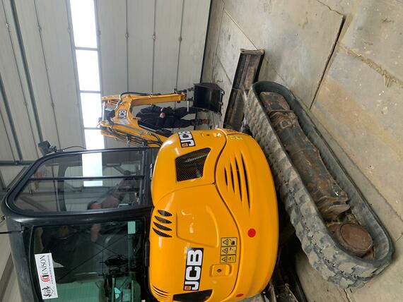 JCB 8025