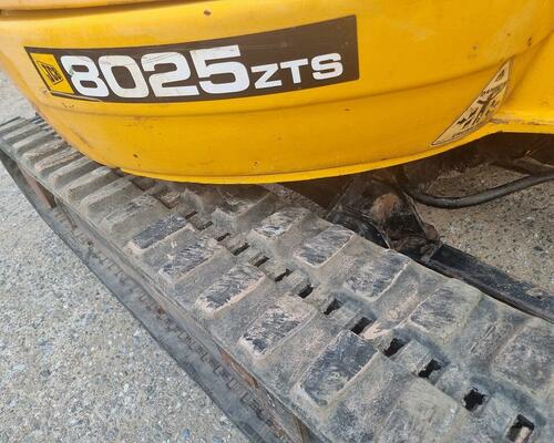 JCB 8025 ZTS 2013 3600mth - zánovní pásy