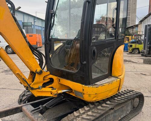 JCB 8032