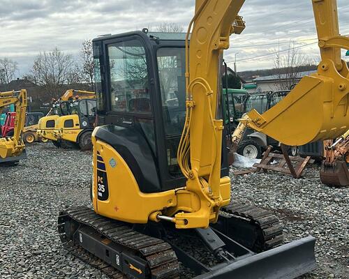 KOMATSU PC35