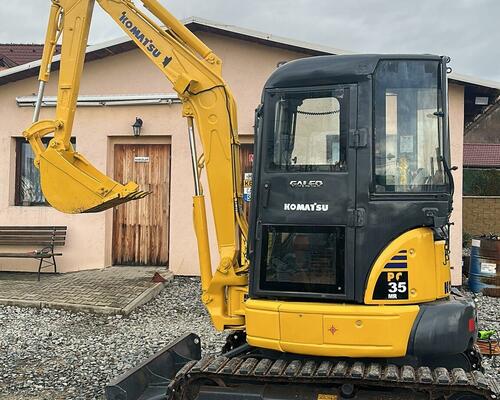 KOMATSU PC35