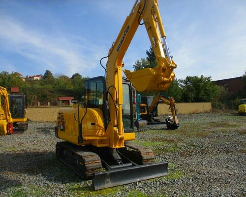 KOMATSU PC56