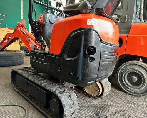 Kubota 008 velmi dobrý stav 