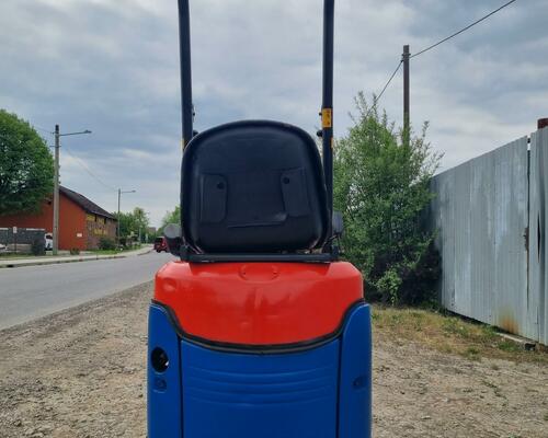 Kubota K008-3