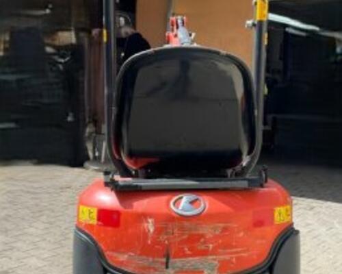 Kubota K008-3