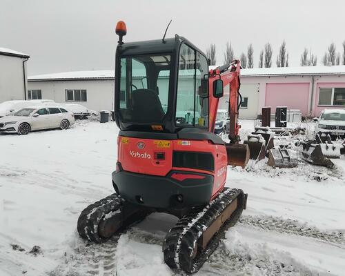 Kubota U27-4
