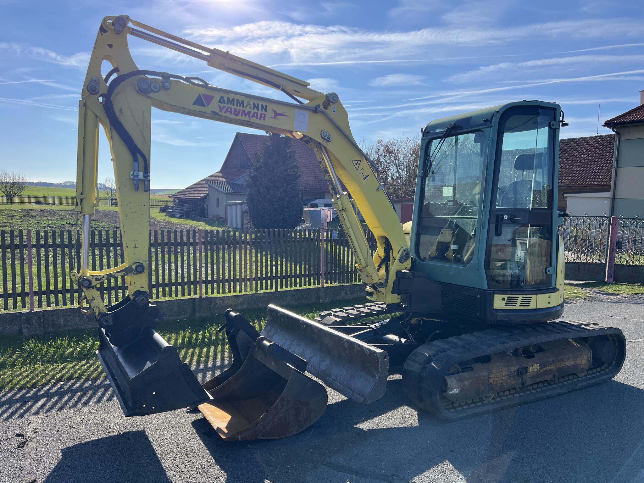 Mini bagr Yanmar VIO 50 bez přesahu zádě, 3x lžíce