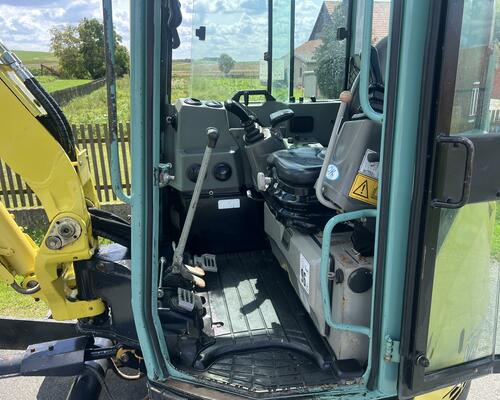 Mini bagr Yanmar VIO 50 bez přesahu zádě, 3x lžíce