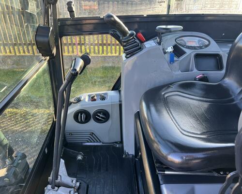 Minibagr Bobcat E17 hyd. podvozek, pouze 2.600mth, TOP CENA
