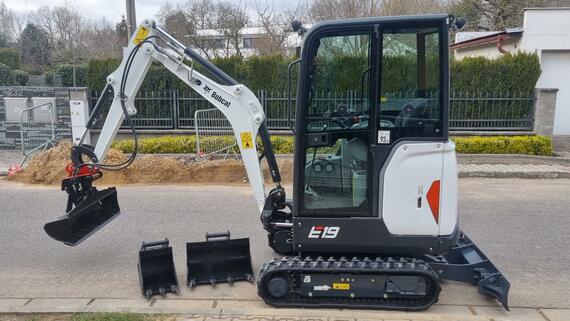 Minibagr Bobcat E19 Hyd. svahovka pouze 140Mth  jako nový