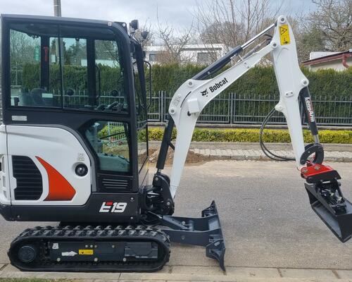 Minibagr Bobcat E19 Hyd. svahovka pouze 140Mth  jako nový