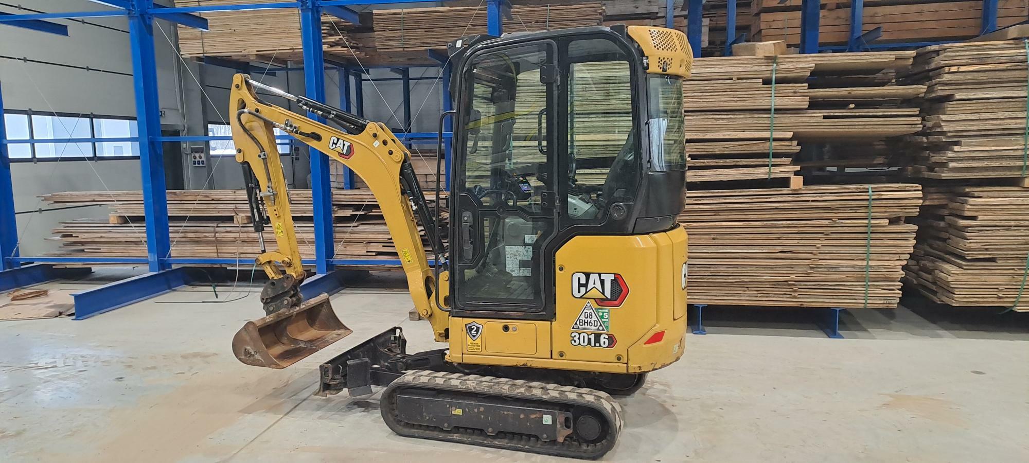 Minibagr CAT 301.6, r.v. 2022, 1325 mth, 3x lžíce