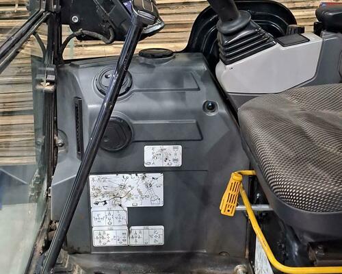 Minibagr CAT 301.6, r.v. 2022, 1325 mth, 3x lžíce