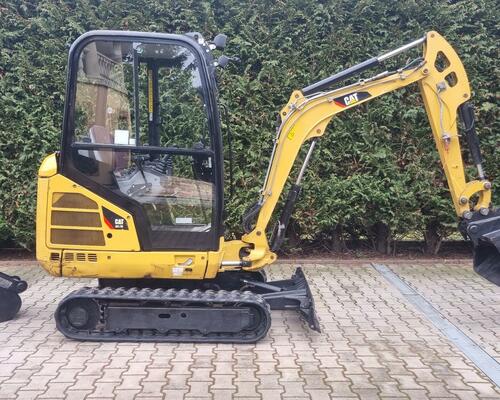 Minibagr Cat 301.7d r.v.2017 pouze 2250Mth -