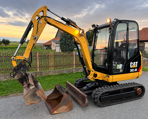minibagr CAT 302.4 hyd.svahovka+2x podkop, 2,5t