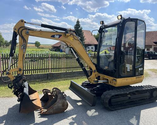 minibagr CAT 302.7D hyd.svahovka, 2x podkop / 2,7t
