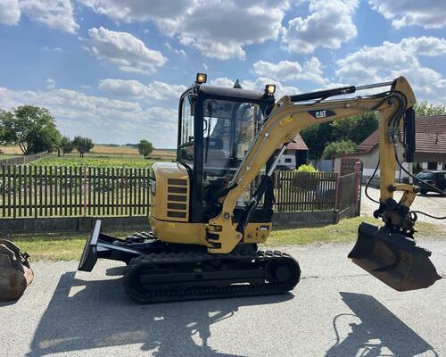 minibagr CAT 302.7D hyd.svahovka, 2x podkop / 2,7t