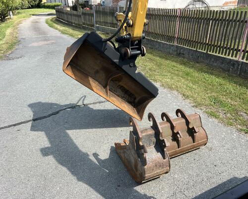 minibagr CAT 302.7D hyd.svahovka, 2x podkop / 2,7t
