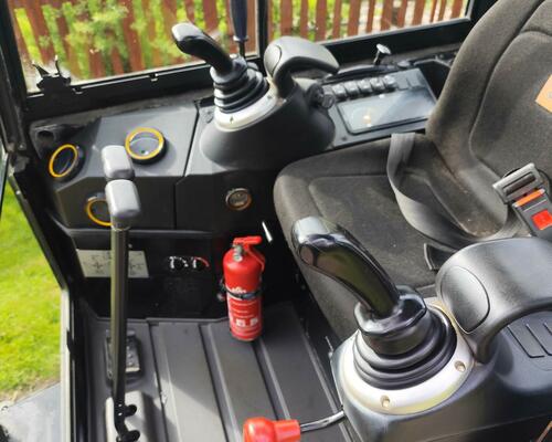 Minibagr JCB 15C-1, rok 2019, 800 mth, 3x lžíce TOP