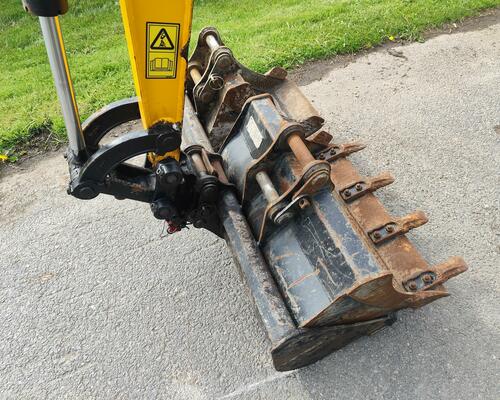 Minibagr JCB 15C-1, rok 2019, 800 mth, 3x lžíce TOP