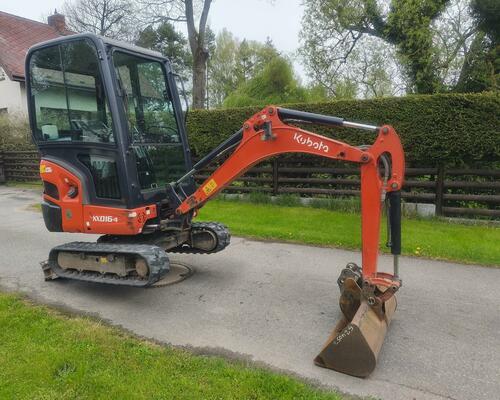 Minibagr Kubota KX016-4, rok 2016, 2200mth, roztah. pásy TOP