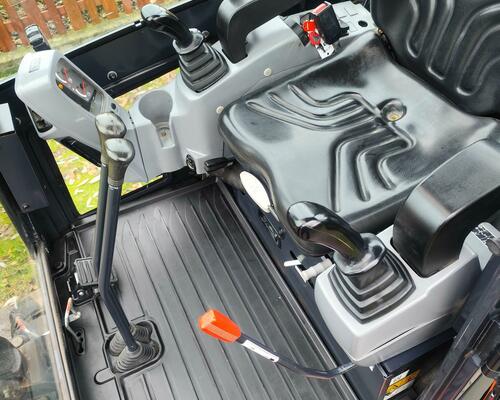 Minibagr Kubota KX016-4, rok 2017, 1800mth, roztah. pásy TOP