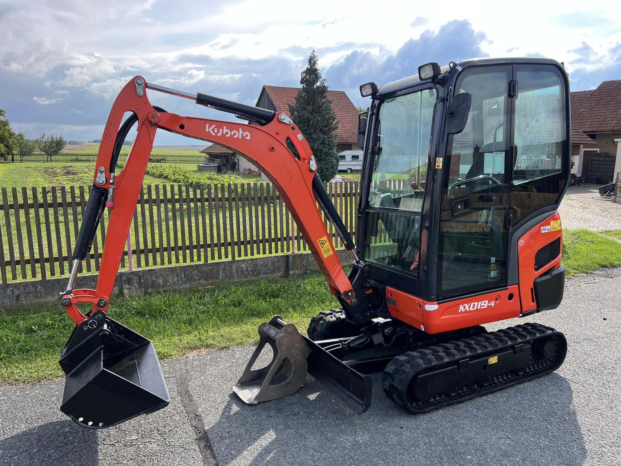 Minibagr Kubota KX019-4 hyd.podvozek / 2x lžíce