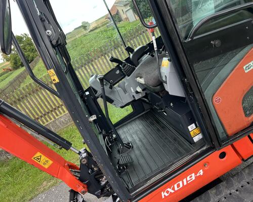 Minibagr Kubota KX019-4 hyd.podvozek/ hyd.svah/ 2t