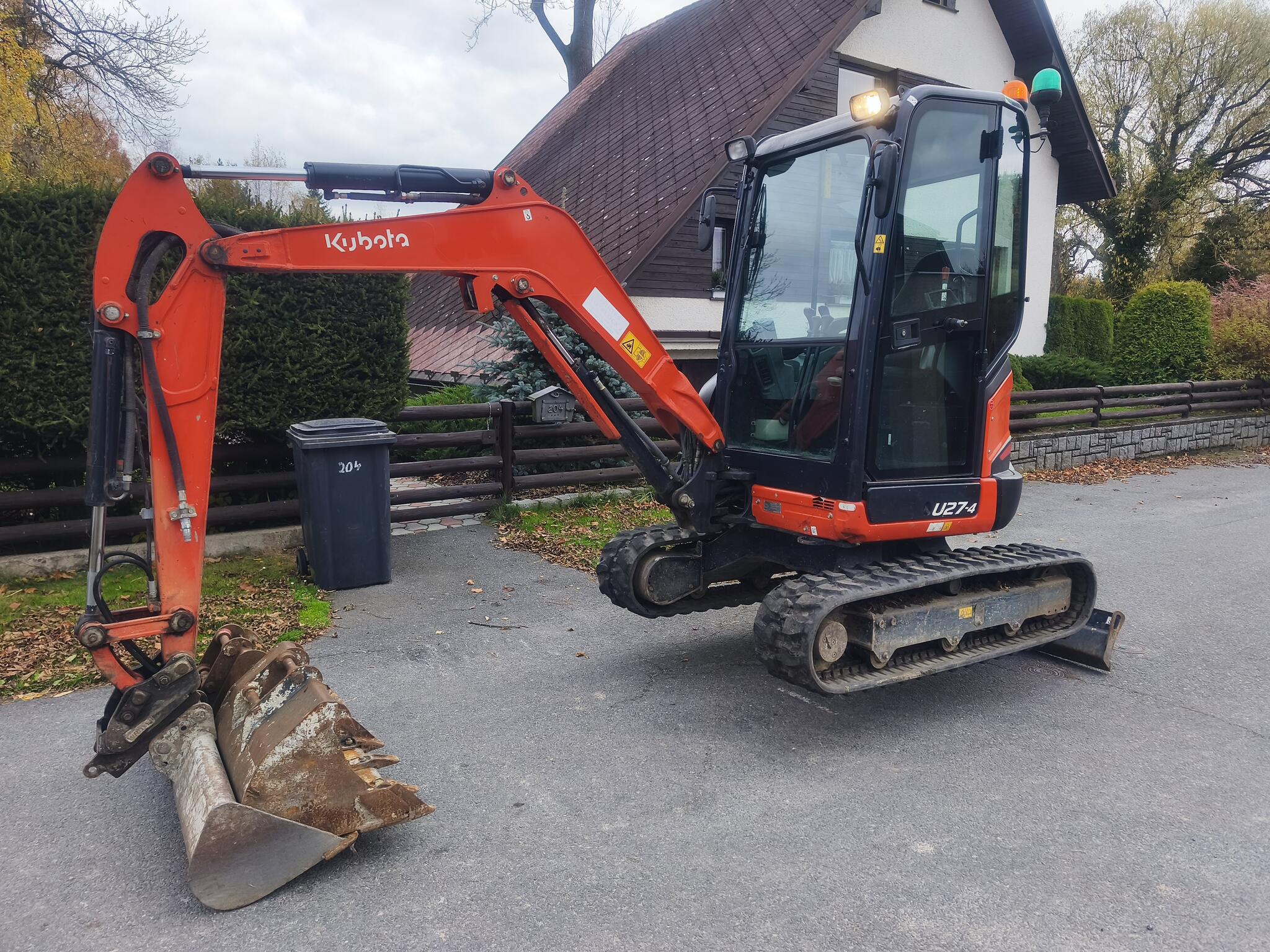 MINIBAGR KUBOTA U27-4 | ROK 2018 | 3 000 MTH | NOVÉ PÁSY