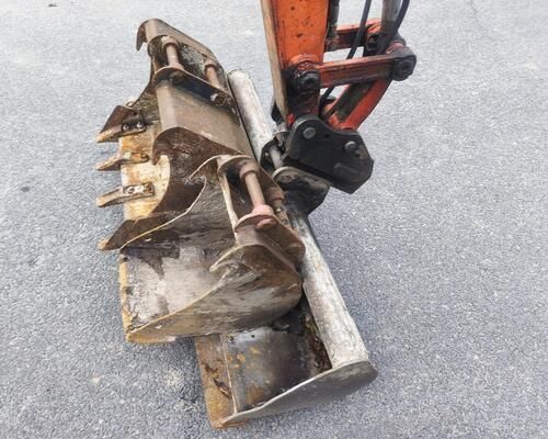 MINIBAGR KUBOTA U27-4 | ROK 2018 | 3 000 MTH | NOVÉ PÁSY