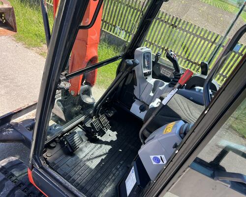 Minibagr Kubota U 27-4 hyd. svahovka+podkop, 2,7t