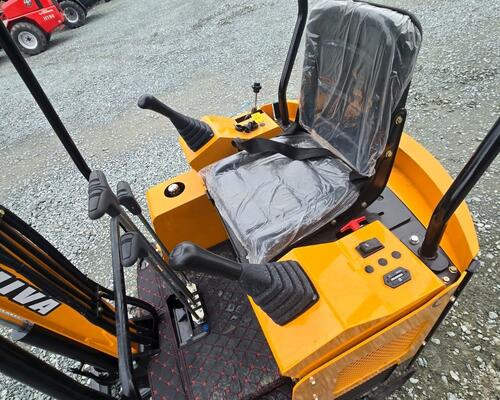 Minibagr MIVA 15D Hmotnost 1500 KG