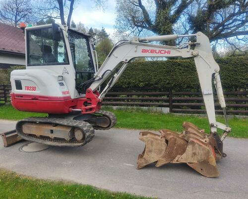 Minibagr Takeuchi TB230, 2500mth, 2,9t, 5x lžíce