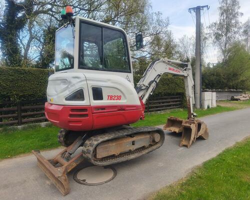 Minibagr Takeuchi TB230, 2500mth, 2,9t, 5x lžíce