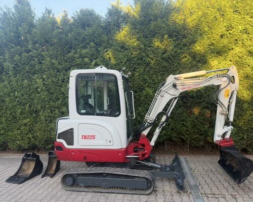 Minibagr Takeuchi TB 225 hyd upínak 3