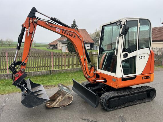 Minibagr Terex TC 25 hyd.svahovka+podkop, 2,6t