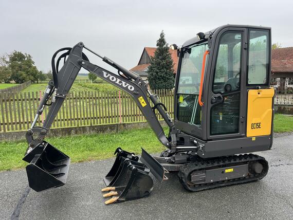 Minibagr VOLVO EC15e pouze 710mth / 3x lžíce