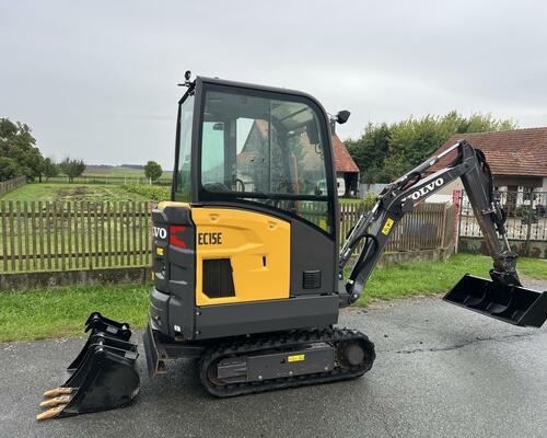Minibagr VOLVO EC15e pouze 710mth / 3x lžíce