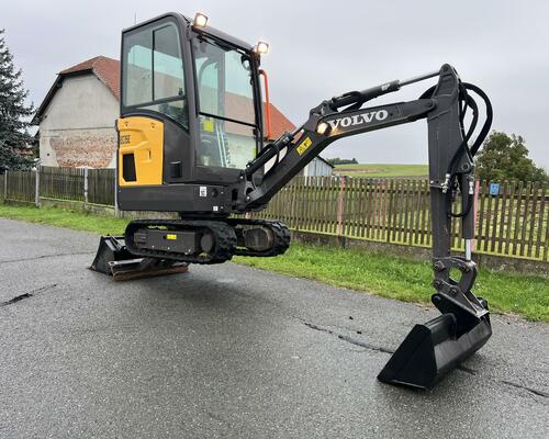 Minibagr VOLVO EC15e pouze 710mth / 3x lžíce