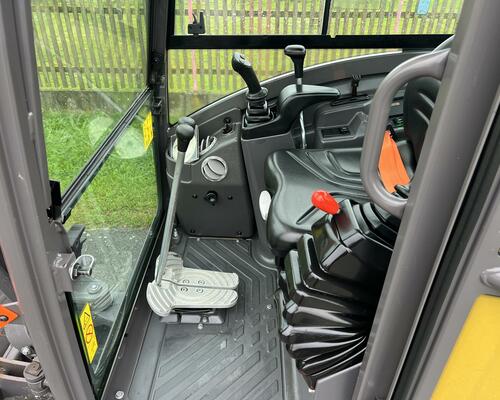 Minibagr VOLVO EC15e pouze 710mth / 3x lžíce