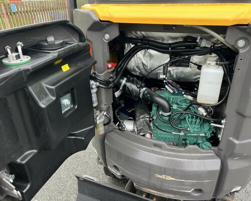 Minibagr VOLVO EC15e pouze 710mth / 3x lžíce