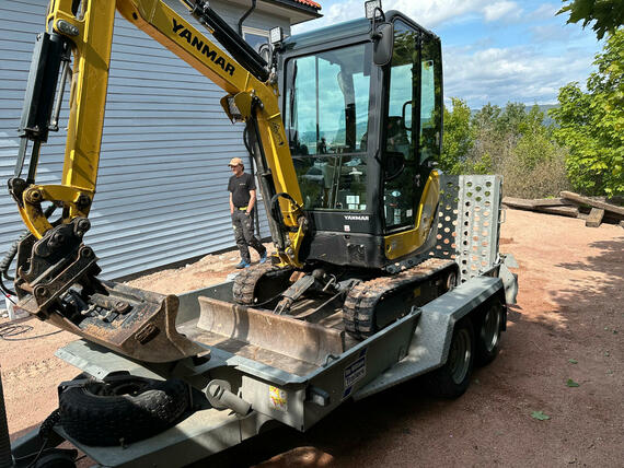 Minibagr Yanmar SV18