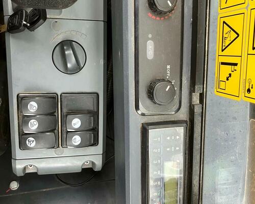 Minirypadlo XCMG XE55 5,7t