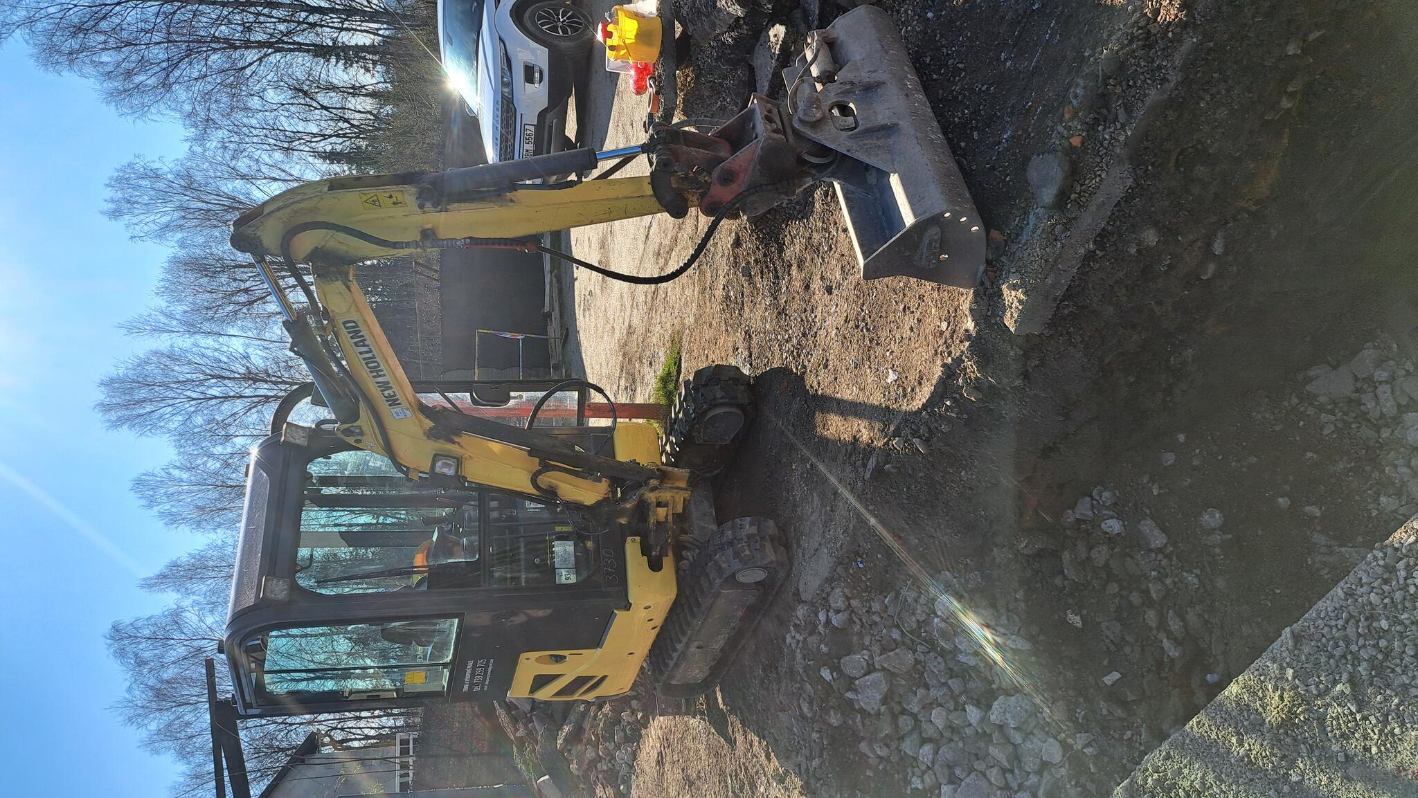 New Holland E18b