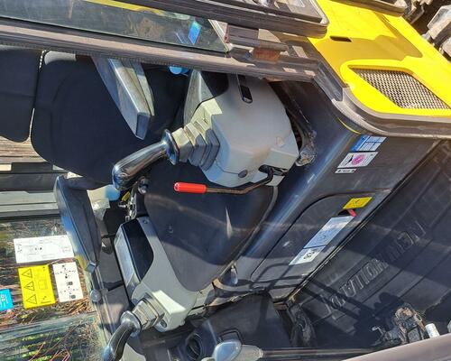 New Holland E18b