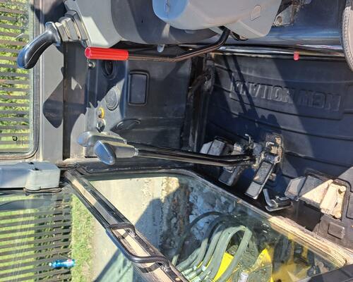 New Holland E18b