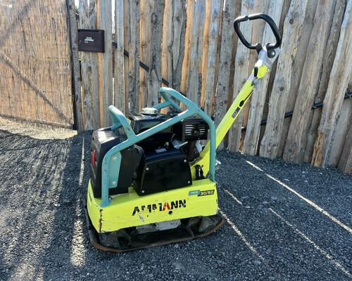 PŮJČ SI MĚ / nová Kubota KX019-4 2t / příslušenství