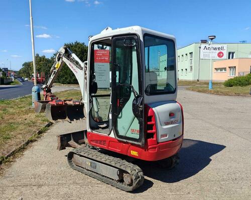 Takeuchi TB216