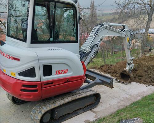 Takeuchi TB230