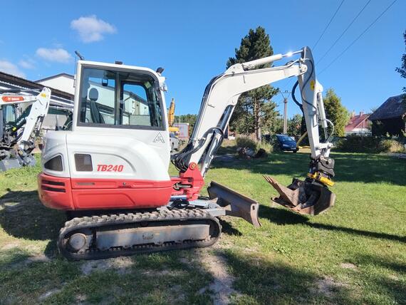 Takeuchi TB240